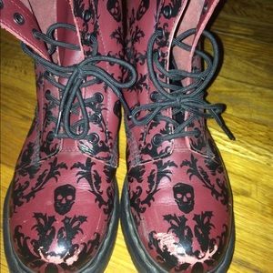 Dr. Marten Skull Cassidy Boot